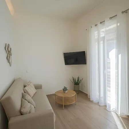 Corali 2 - Coastal Retreat