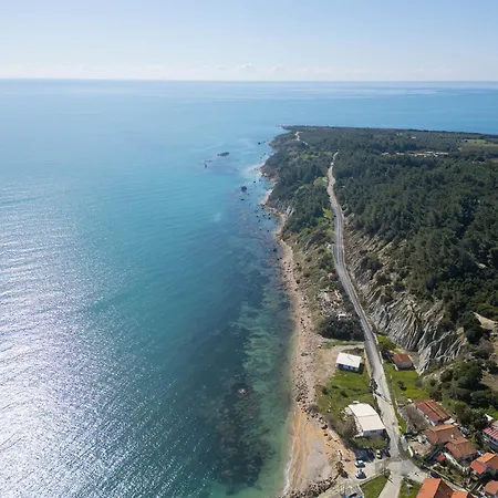 Corali 2 - Coastal Retreat